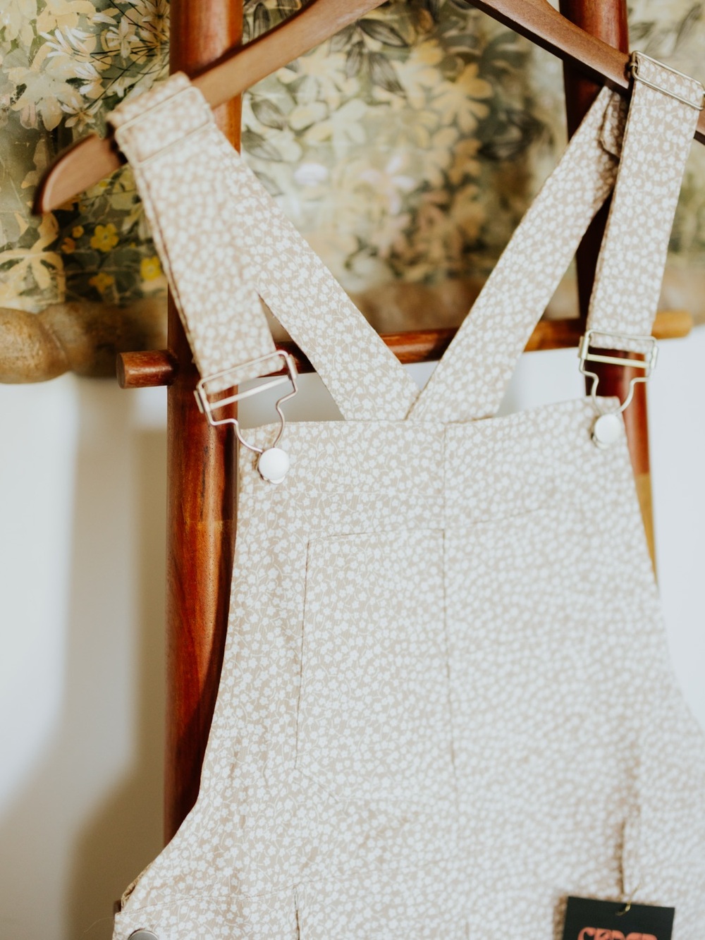 Floral Print Short Overalls NWT - Picture 2 of 3